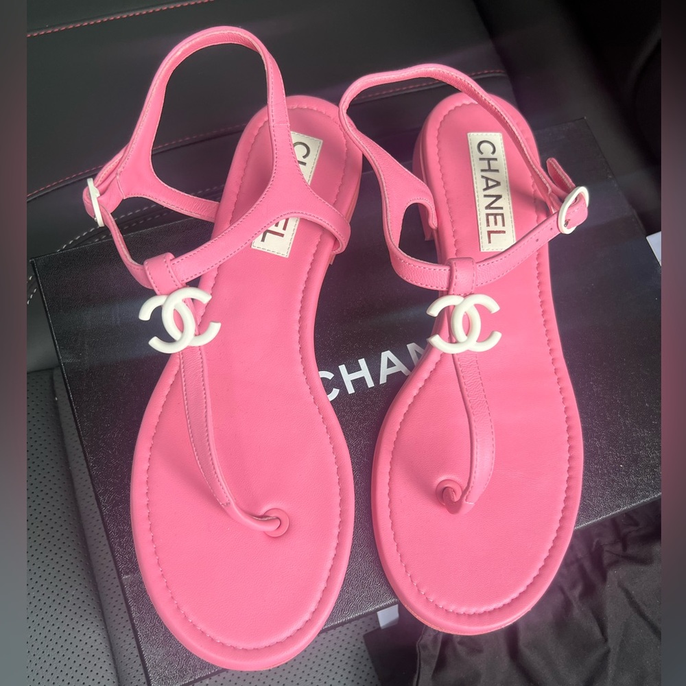 Chanel Pink Sandals CHANEL BE CC Size 41